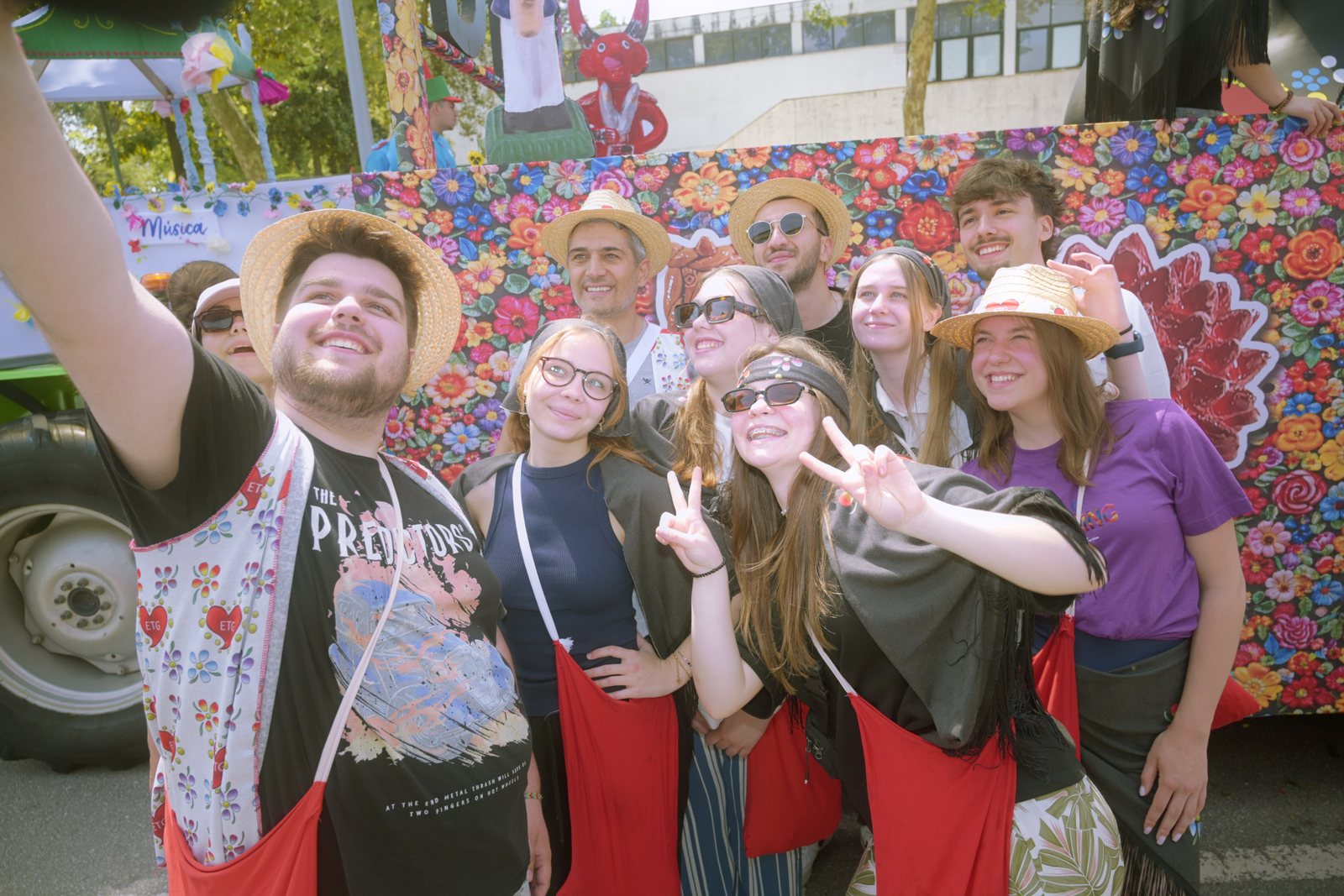 IAFA volunteers celebrating together at the Festa das Cruzes
